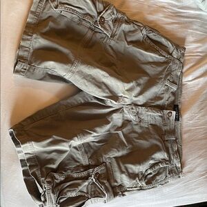 American Eagle Outfitters Olive Cargo Shorts